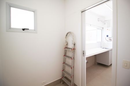 Apartamento à venda com 126m², 2 quartos e 2 vagas Apartamento à venda com 126m², 2 quartos e 2 vagasQuarto de Serviço