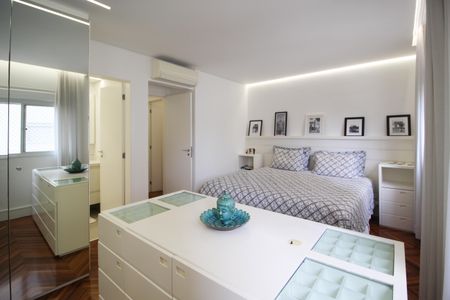 Apartamento à venda com 126m², 2 quartos e 2 vagas Apartamento à venda com 126m², 2 quartos e 2 vagasSuíte 1