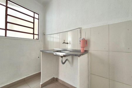 Casa para alugar com 55m², 2 quartos e 2 vagas Casa para alugar com 55m², 2 quartos e 2 vagasCozinha