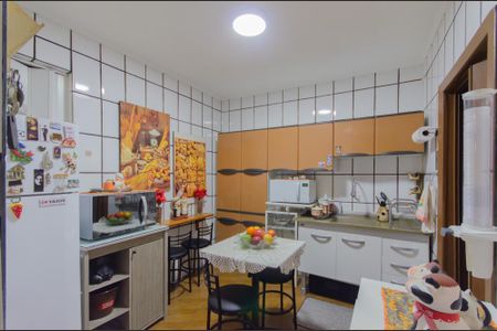 Casa à venda com 264m², 5 quartos e 1 vagaCozinha