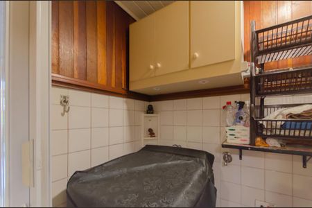 Casa à venda com 264m², 5 quartos e 1 vagaÁrea de Serviço