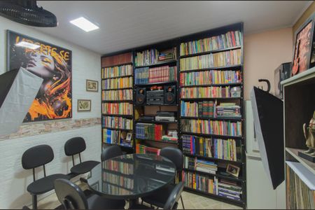 Casa à venda com 264m², 5 quartos e 1 vagaQuarto 2