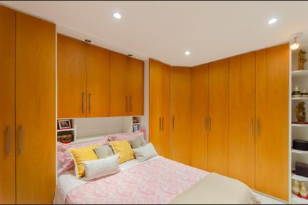 Casa à venda com 264m², 5 quartos e 1 vagaSuíte