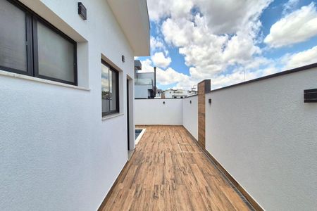 Casa de condomínio à venda com 300m², 3 quartos e 4 vagasCorredor 