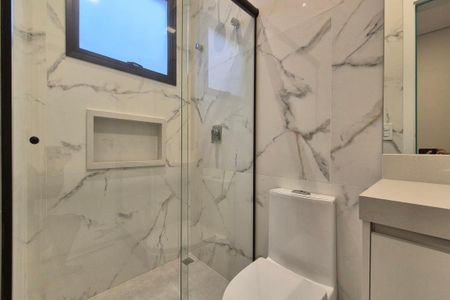 Casa de condomínio à venda com 300m², 3 quartos e 4 vagasBanheiro da Suíte 2