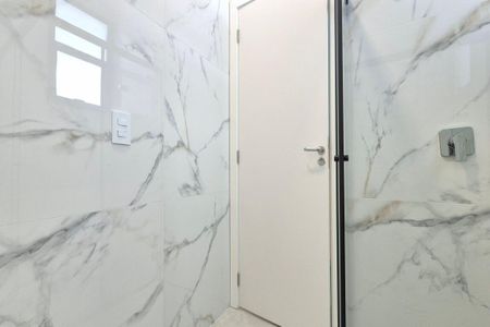 Casa de condomínio à venda com 300m², 3 quartos e 4 vagasBanheiro da Suíte 1