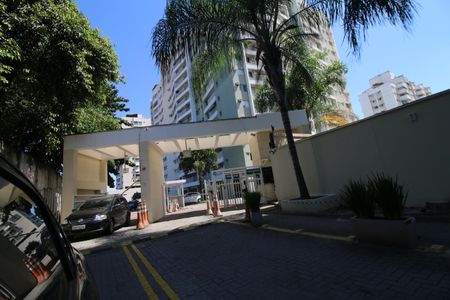 Apartamento à venda com 60m², 2 quartos e 1 vagaFachada e portaria