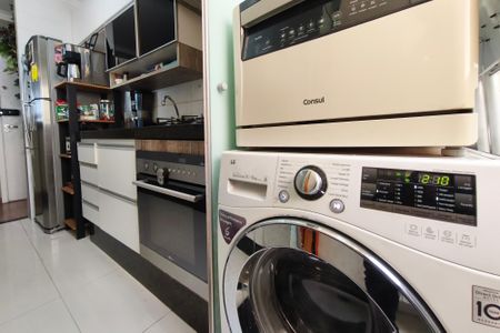 Apartamento à venda com 75m², 3 quartos e 2 vagas Apartamento à venda com 75m², 3 quartos e 2 vagasÁrea de Serviço