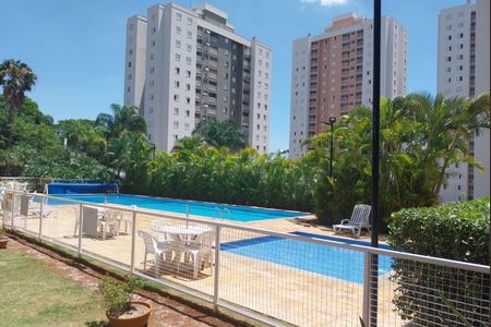 Apartamento à venda com 75m², 3 quartos e 2 vagas Apartamento à venda com 75m², 3 quartos e 2 vagasÁrea comum - Piscina