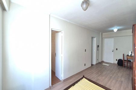Sala  de apartamento para alugar com 1 quarto, 43m² em Centro, Campinas