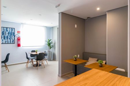 Apartamento para alugar com 42m², 2 quartos e sem vaga