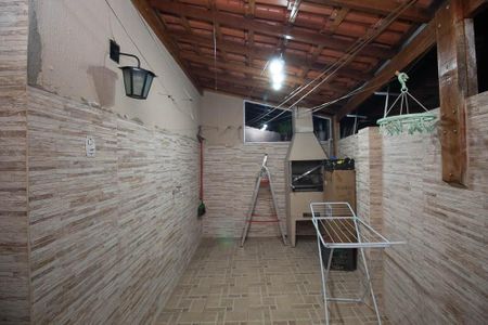 Casa à venda com 126m², 3 quartos e 4 vagas Casa à venda com 126m², 3 quartos e 4 vagasQuintal / churrasqueira