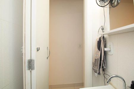 Casa à venda com 126m², 3 quartos e 4 vagas Casa à venda com 126m², 3 quartos e 4 vagasLavabo