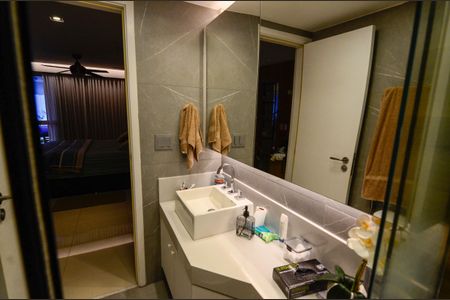 Apartamento à venda com 142m², 3 quartos e 2 vagasBanheiro da suíte 3