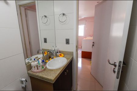 Apartamento à venda com 142m², 3 quartos e 2 vagasBanheiro da Suíte 2