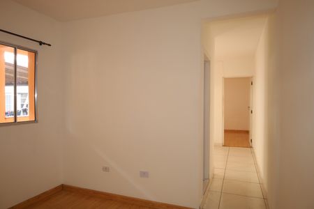 Sala de casa para alugar com 2 quartos, 60m² em Vila Carmosina, São Paulo