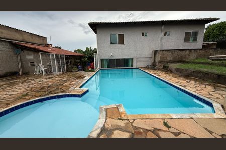 Casa para alugar com 435m², 6 quartos e 4 vagasPiscina