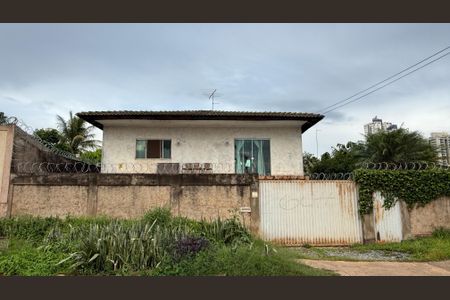 Casa para alugar com 435m², 6 quartos e 4 vagasFachada