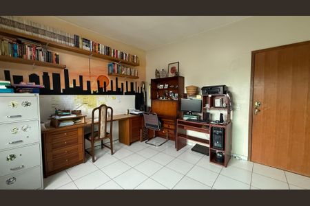 Casa para alugar com 435m², 6 quartos e 4 vagasEscritório