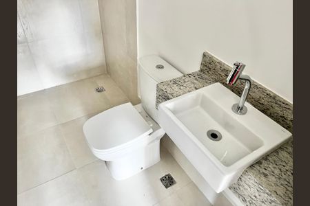 Banheiro de apartamento à venda com 1 quarto, 33m² em Santana, São Paulo