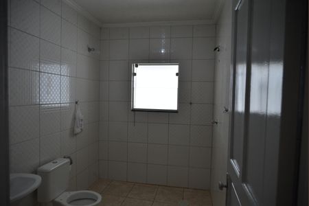 Casa para alugar com 80m², 2 quartos e 4 vagasBanheiro Social