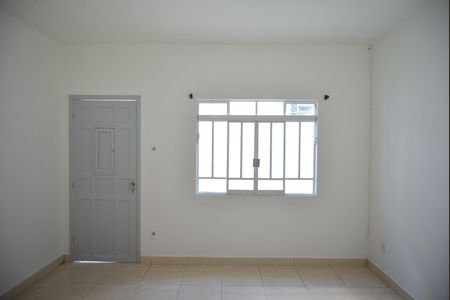 Casa para alugar com 80m², 2 quartos e 4 vagasSala