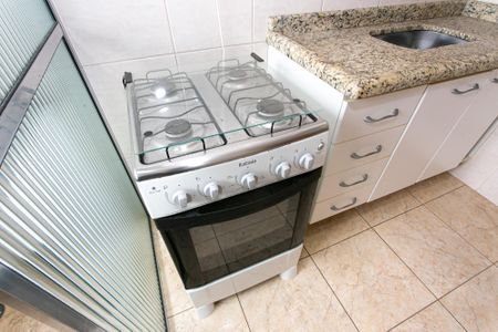 Apartamento à venda com 48m², 2 quartos e 1 vagaCozinha - Fogão