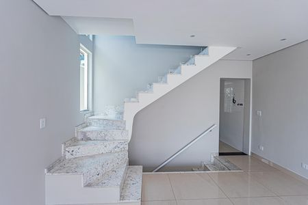 Casa à venda com 158m², 3 quartos e 4 vagasEscada