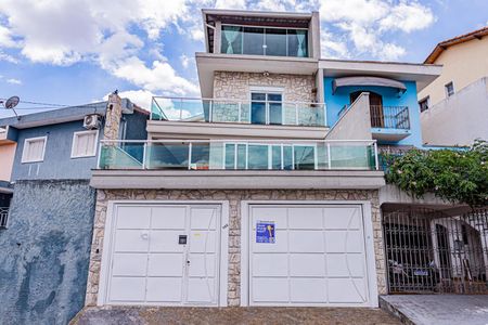 Casa à venda com 158m², 3 quartos e 4 vagasFachada