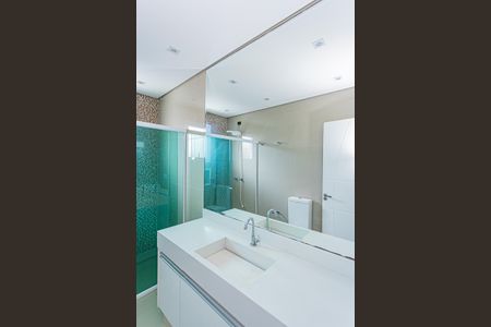 Casa à venda com 158m², 3 quartos e 4 vagasBanheiro suite