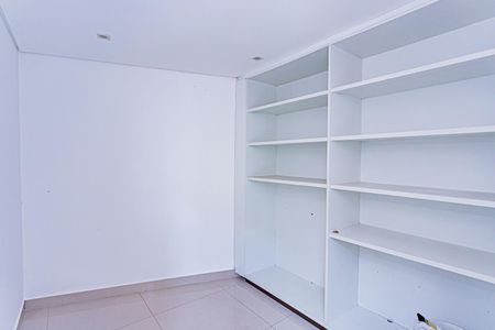 Casa à venda com 158m², 3 quartos e 4 vagasQuarto de Serviço