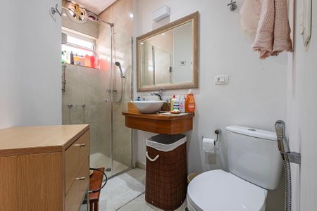 Banheiro Social 1 de apartamento à venda com 3 quartos, 250m² em Cerqueira César, São Paulo