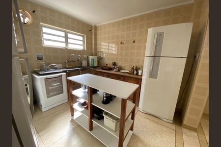 Apartamento para alugar com 250m², 3 quartos e 2 vagas