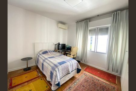 Apartamento para alugar com 250m², 3 quartos e 2 vagas
