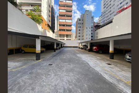 Apartamento para alugar com 250m², 3 quartos e 2 vagas