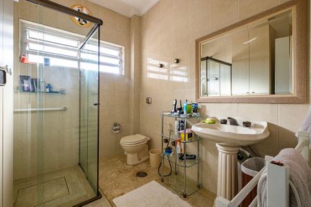 Apartamento para alugar com 250m², 3 quartos e 2 vagas Apartamento para alugar com 250m², 3 quartos e 2 vagasBanheiro Social 2