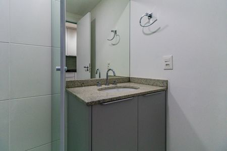 Banheiro de kitnet/studio para alugar com 1 quarto, 28m² em Butantã, São Paulo