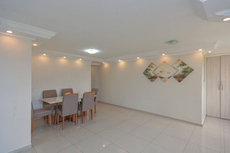 Apartamento à venda com 69m², 2 quartos e 1 vaga Apartamento à venda com 69m², 2 quartos e 1 vagaSala