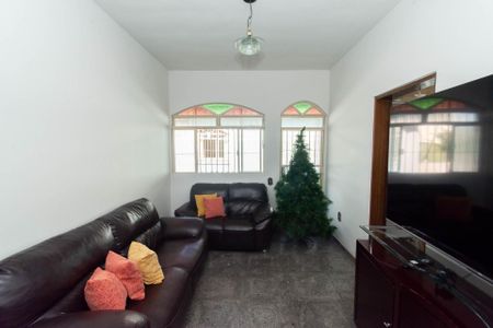 Sala de casa à venda com 5 quartos, 170m² em Colonial, Contagem