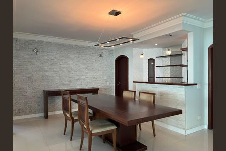 Casa de condomínio para alugar com 915m², 5 quartos e 4 vagas Casa de condomínio para alugar com 915m², 5 quartos e 4 vagasSala