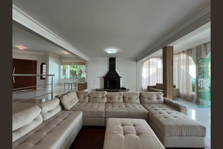 Casa de condomínio para alugar com 915m², 5 quartos e 4 vagas Casa de condomínio para alugar com 915m², 5 quartos e 4 vagasSala