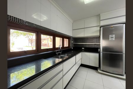 Casa de condomínio para alugar com 915m², 5 quartos e 4 vagas Casa de condomínio para alugar com 915m², 5 quartos e 4 vagasCozinha