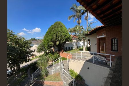 Casa de condomínio para alugar com 915m², 5 quartos e 4 vagas Casa de condomínio para alugar com 915m², 5 quartos e 4 vagasÁrea externa