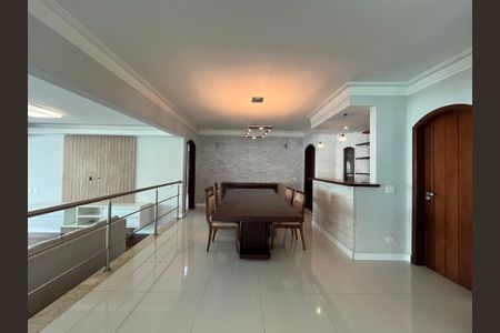 Casa de condomínio para alugar com 915m², 5 quartos e 4 vagas Casa de condomínio para alugar com 915m², 5 quartos e 4 vagasSala