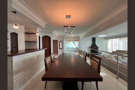 Casa de condomínio para alugar com 915m², 5 quartos e 4 vagas Casa de condomínio para alugar com 915m², 5 quartos e 4 vagasSala