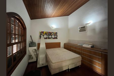 Casa de condomínio para alugar com 915m², 5 quartos e 4 vagas Casa de condomínio para alugar com 915m², 5 quartos e 4 vagasQuarto