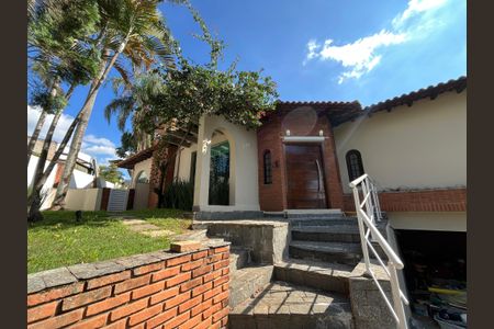 Casa de condomínio para alugar com 915m², 5 quartos e 4 vagas Casa de condomínio para alugar com 915m², 5 quartos e 4 vagasÁrea externa