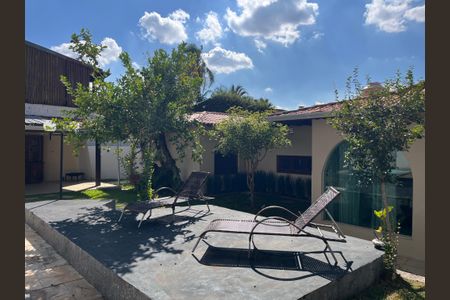 Casa de condomínio para alugar com 915m², 5 quartos e 4 vagas Casa de condomínio para alugar com 915m², 5 quartos e 4 vagasÁrea externa