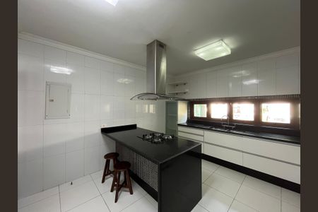 Casa de condomínio para alugar com 915m², 5 quartos e 4 vagas Casa de condomínio para alugar com 915m², 5 quartos e 4 vagasCozinha