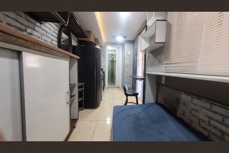Sala Quarto de kitnet/studio para alugar com 1 quarto, 30m² em Bento Ribeiro, Rio de Janeiro